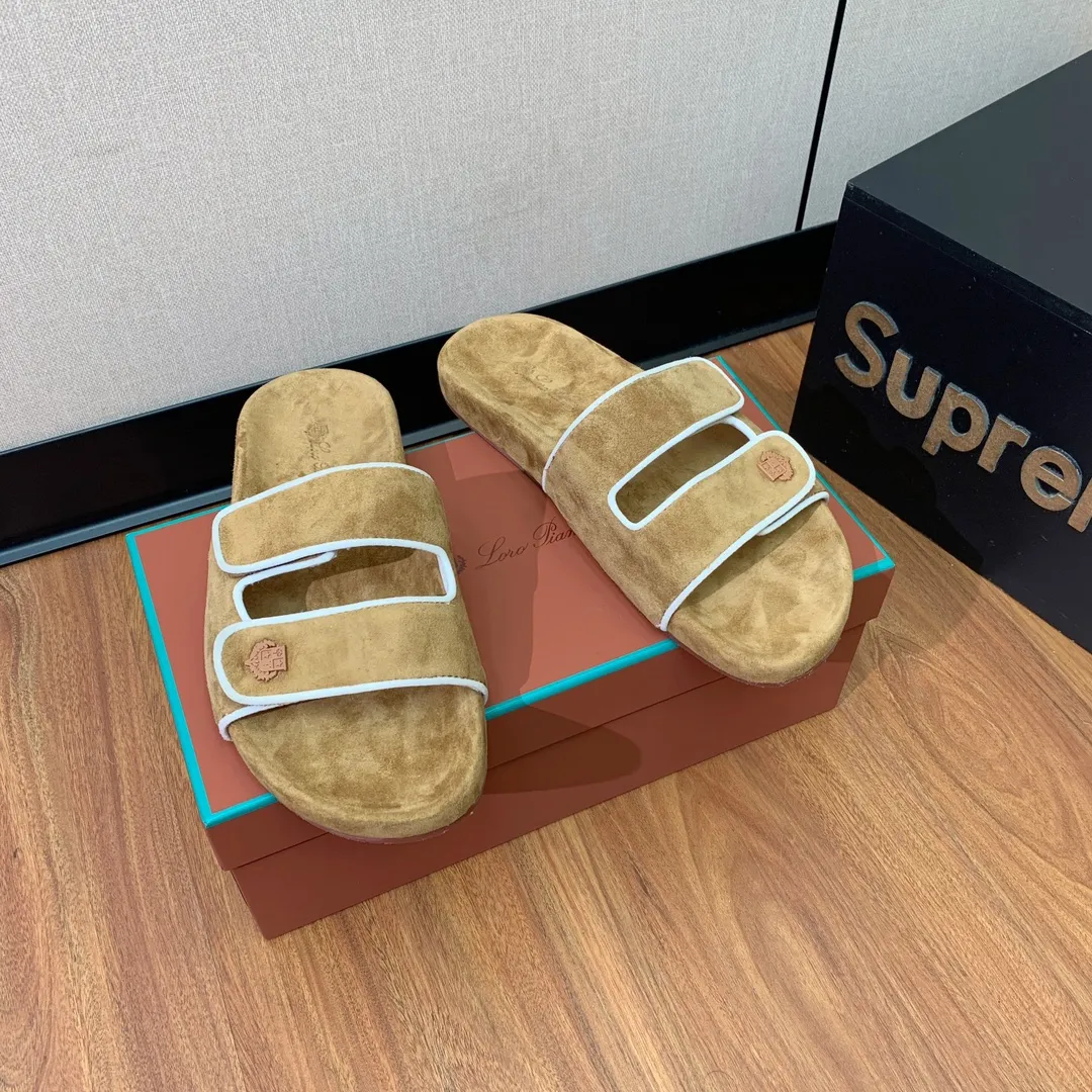 【LP】P:600💰 Size: 39-46 (45.46 can be customized) 【Loro Piana】LP men's slippers. Italian top cashmere is retro, elegant, low-key and luxurious. Both fashionable and practical, the leather is still of the highest quality in the entire network. The upper is silky and smooth. Wear-resistant and highly elastic beef tendon bottom. .